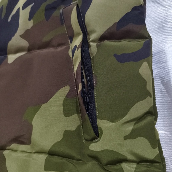 Canada Goose Waterproof And Windproof Camouflage Hooded Down Jacket - Picture 6 of 13